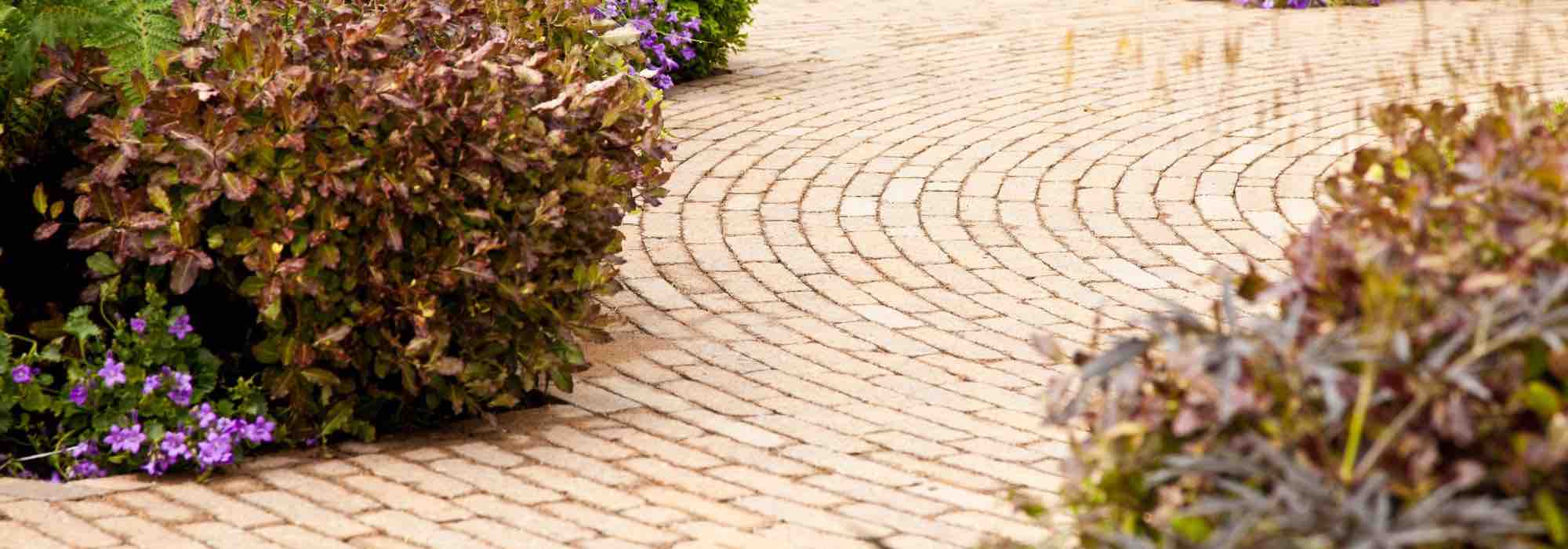 Terrassenplatten: ganzjährig schön und sauber