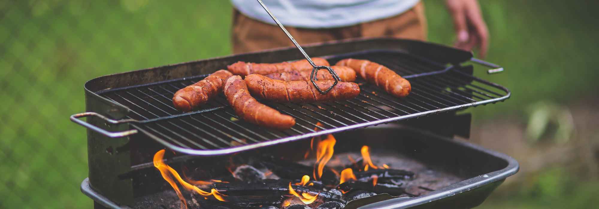 Grillen im Garten oder auf dem Balkon: Was sagt das Gesetz?