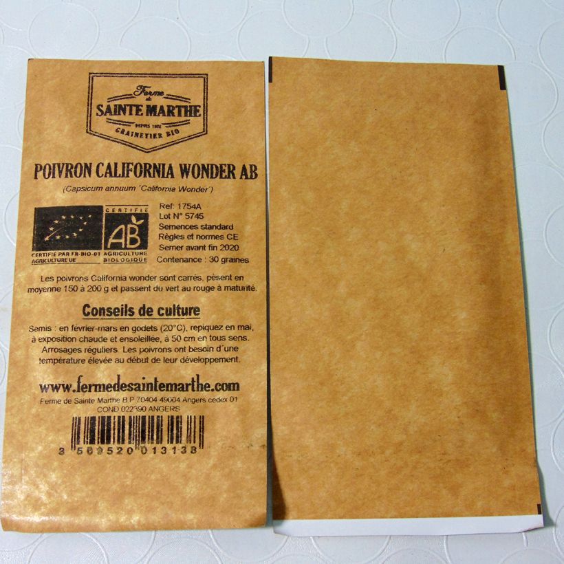 Beispiel eines Exemplars von Paprika California Wonder Bio - Ferme de Sainte Marthe die Tüte mit 30 Samen wie geliefert