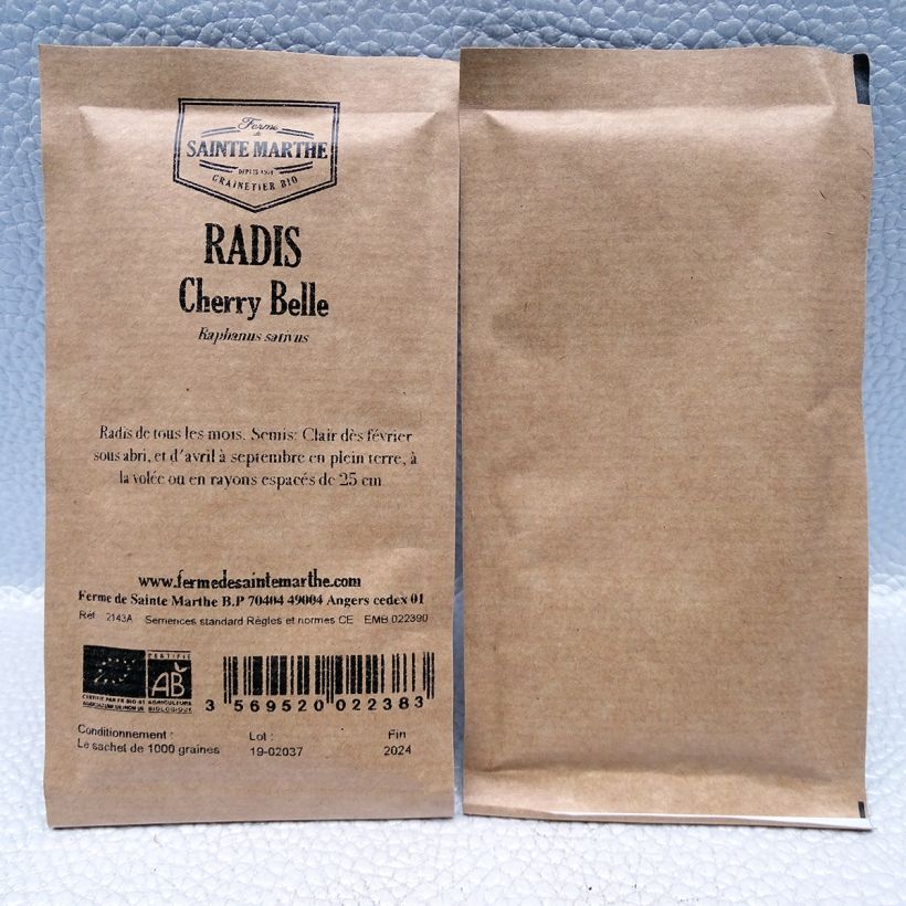 Beispiel eines Exemplars von Rettich Cherry Belle Bio die Tüte mit 1000 Samen wie geliefert